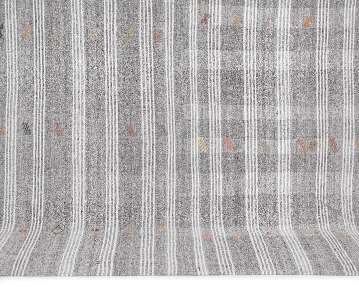 Gray Kilim Rug 6' 4" x 8' 10" | No. VR69120