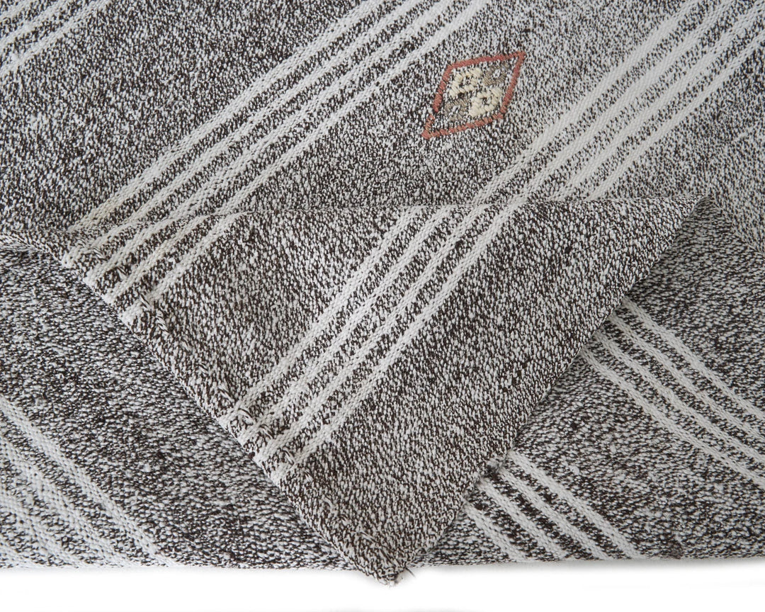 Gray Kilim Rug 6' 4" x 8' 10" | No. VR69120