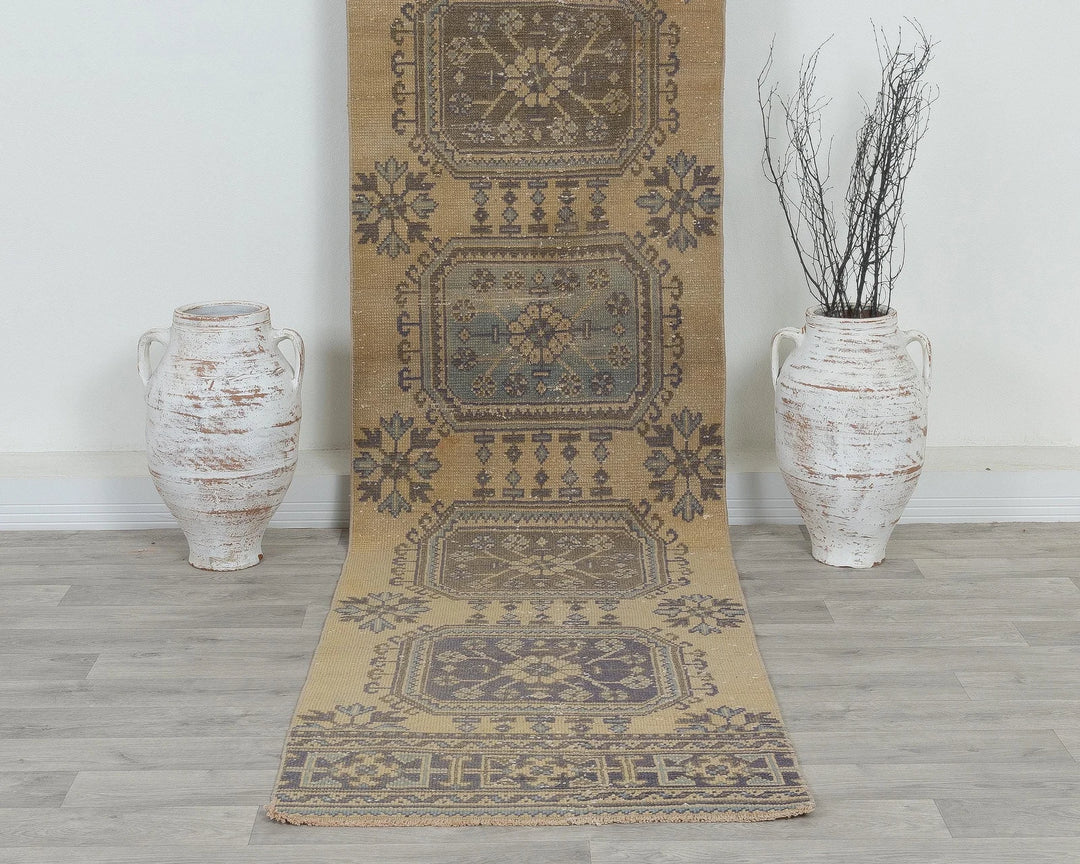 Beige Runner Rug 2' 7" x 10' 10" | No. VR69376
