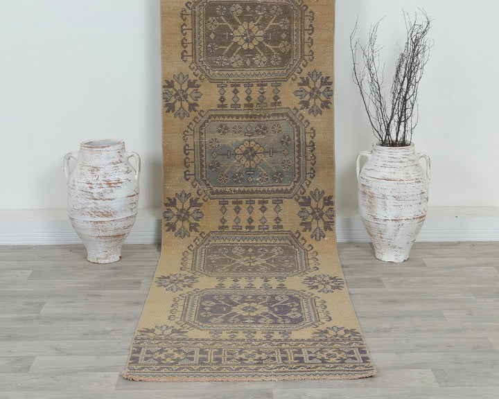 Beige Runner Rug 2' 7" x 10' 10" | No. VR69376