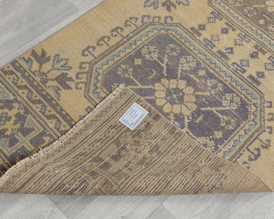 Beige Runner Rug 2' 7" x 10' 10" | No. VR69376