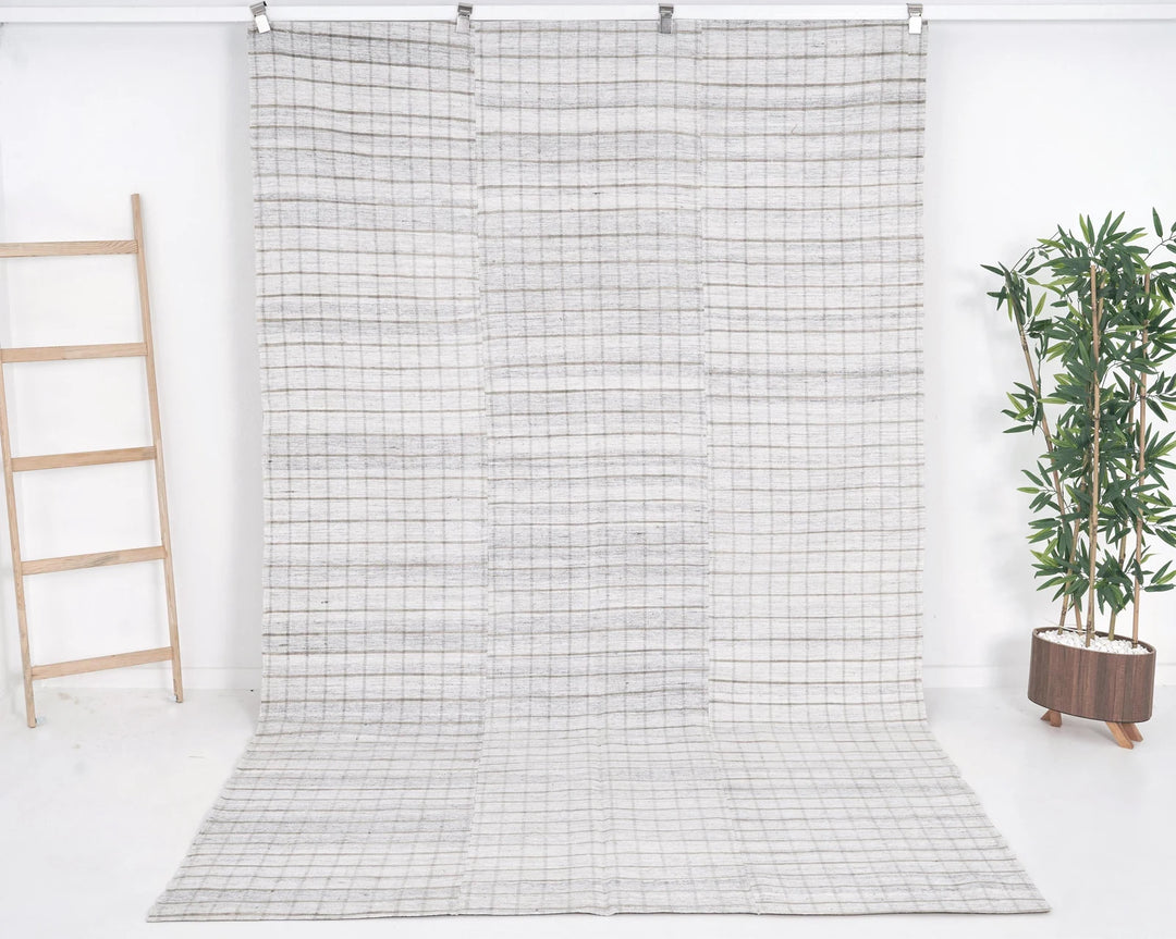 Gray Kilim Rug 6' 1" x 10' | No. VR69969