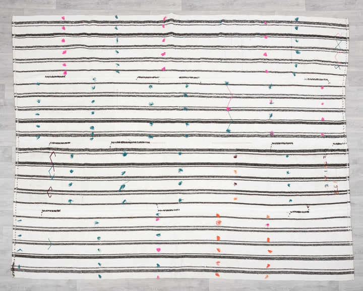 White Kilim Rug 6' 6" x 9' 9" | No. VR70535