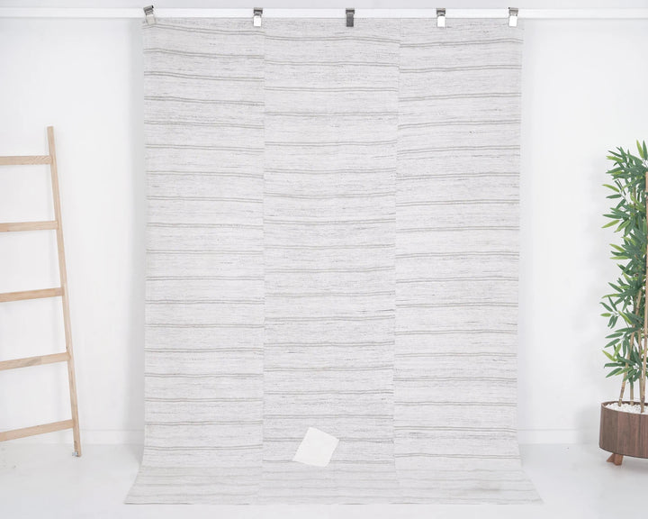 White Turkish Kilim Rug 5' 6" x 8' Flat-Weave | No. VR70551