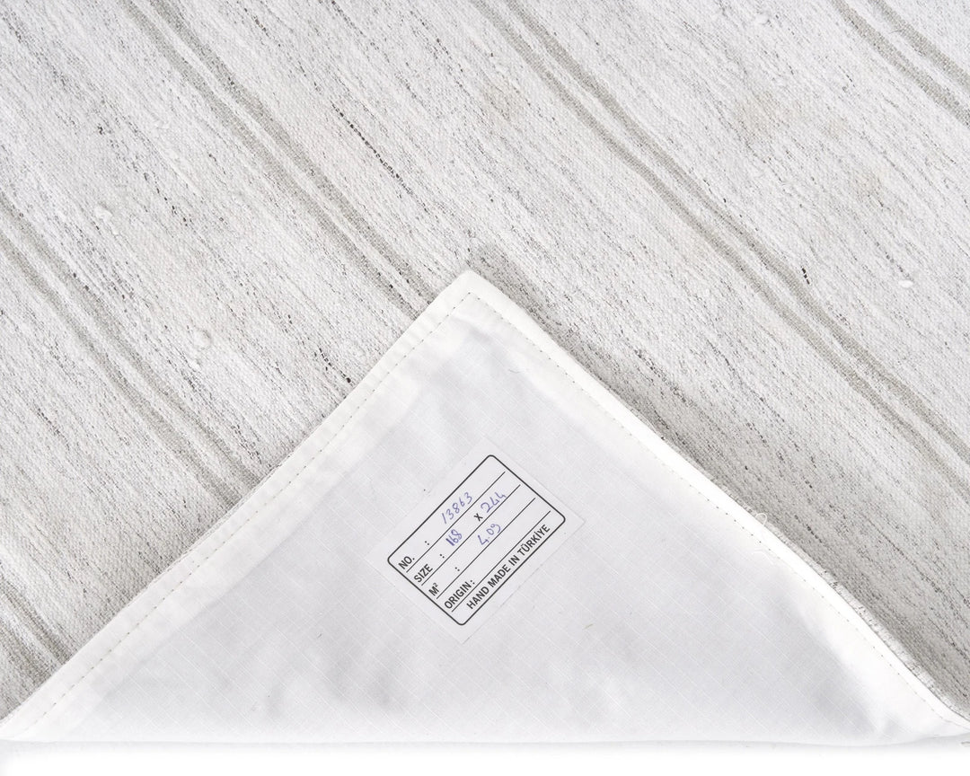 White Turkish Kilim Rug 5' 6" x 8' Flat-Weave | No. VR70551