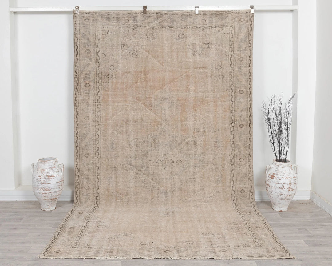 Faded Oushak Rug 6' 7" x 9' 4" | No. VR70659