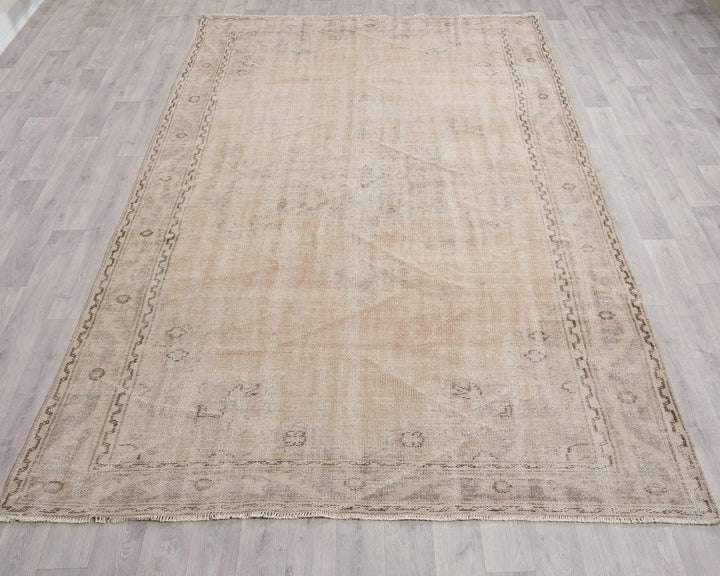 Faded Oushak Rug 6' 7" x 9' 4" | No. VR70659