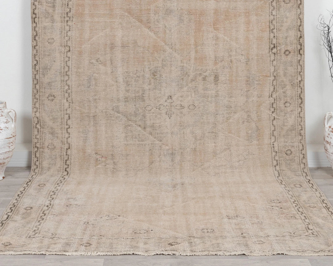 Faded Oushak Rug 6' 7" x 9' 4" | No. VR70659