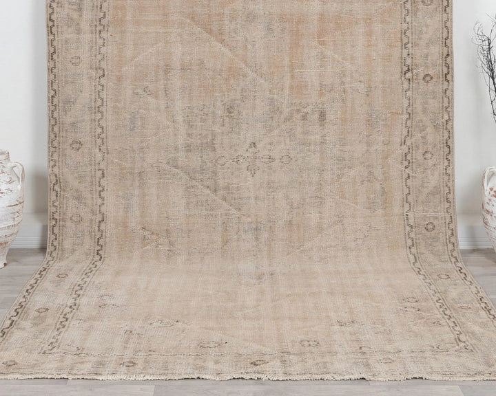 Faded Oushak Rug 6' 7" x 9' 4" | No. VR70659