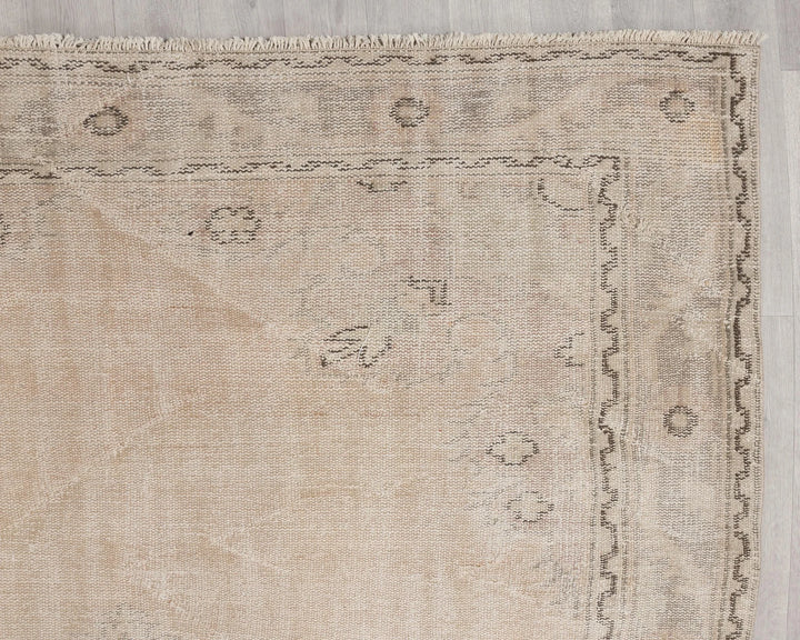 Faded Oushak Rug 6' 7" x 9' 4" | No. VR70659