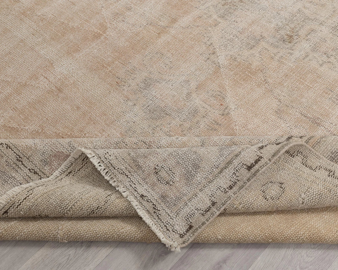 Faded Oushak Rug 6' 7" x 9' 4" | No. VR70659