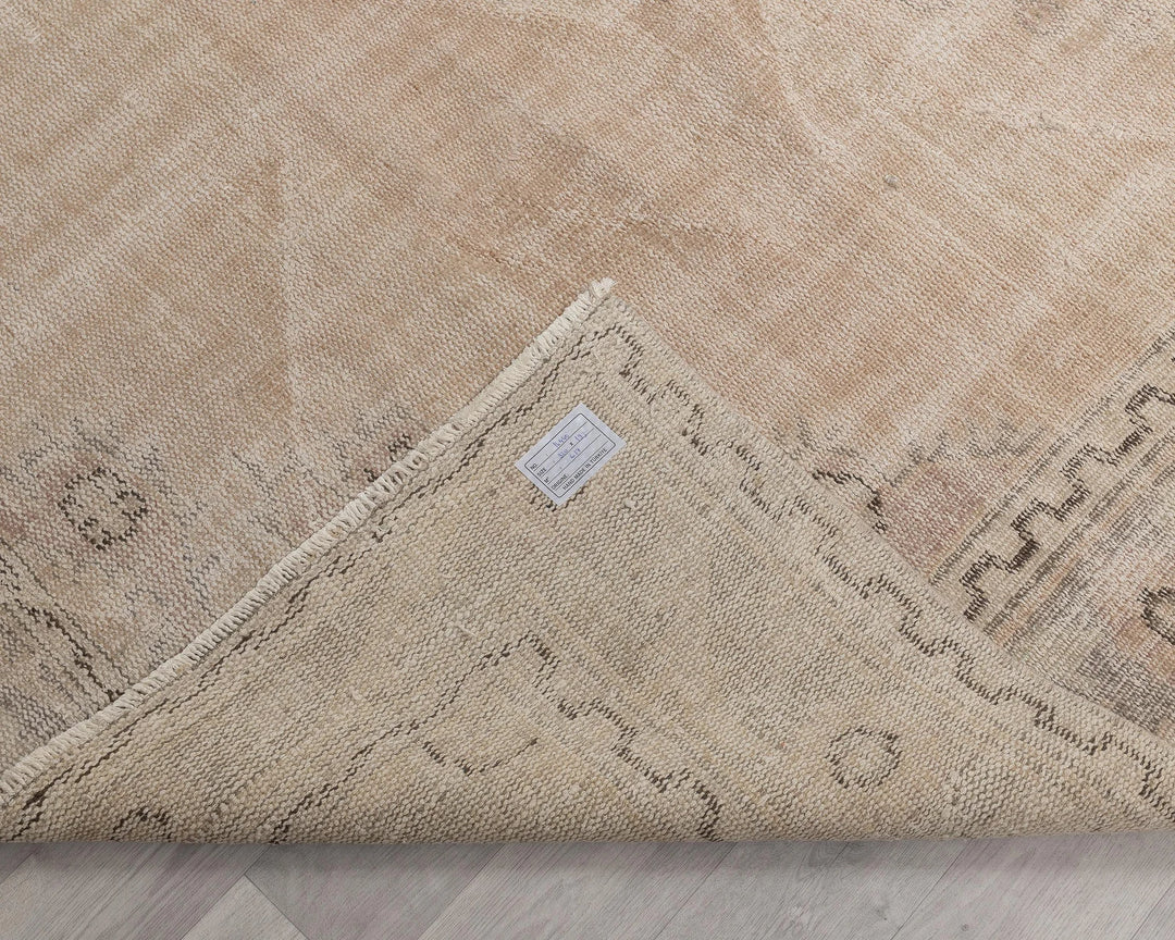 Faded Oushak Rug 6' 7" x 9' 4" | No. VR70659
