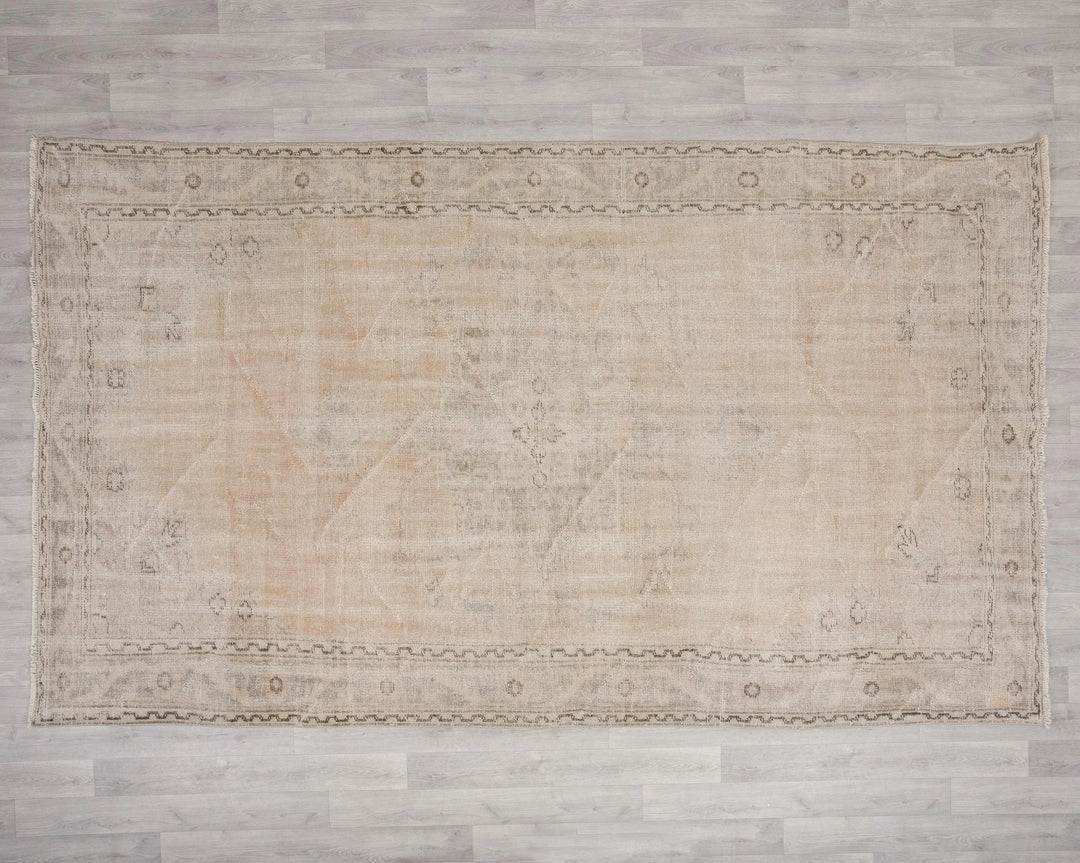 Faded Oushak Rug 6' 7" x 9' 4" | No. VR70659