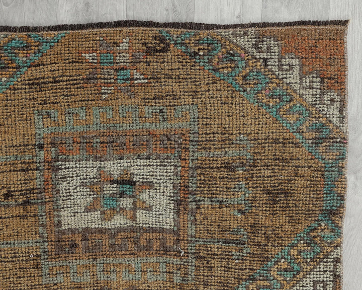 Brown Turkish Oushak Rug 2'11" x 9'8" Hand-Knotted pattern