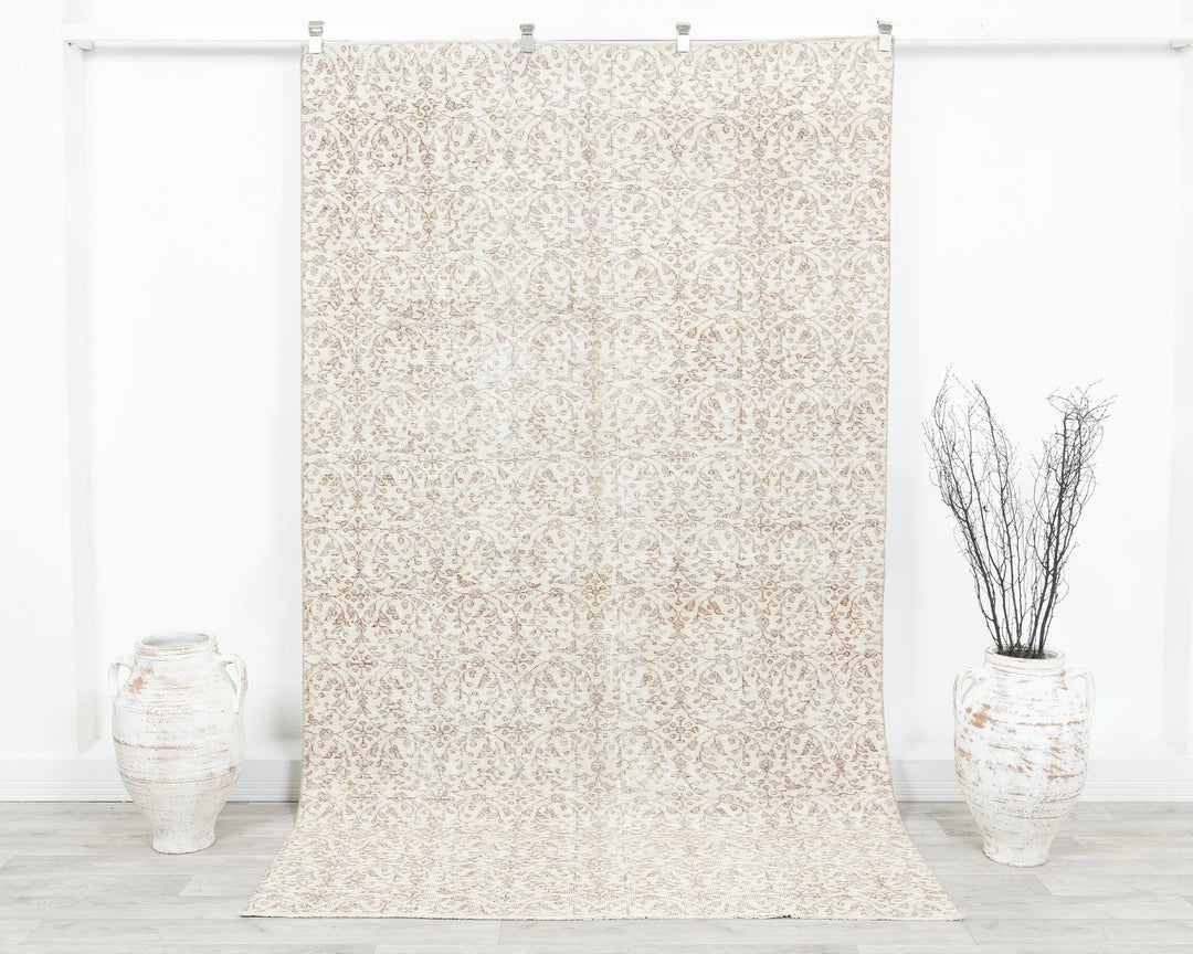 Beige Turkish Oushak Rug 8' 9" x 5' 3" Hand-Knotted | No. VR71165