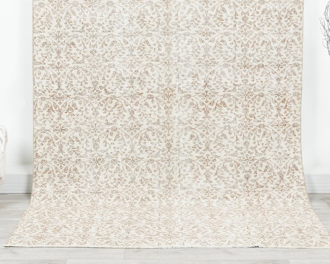 Beige Turkish Oushak Rug 8' 9" x 5' 3" Hand-Knotted | No. VR71165