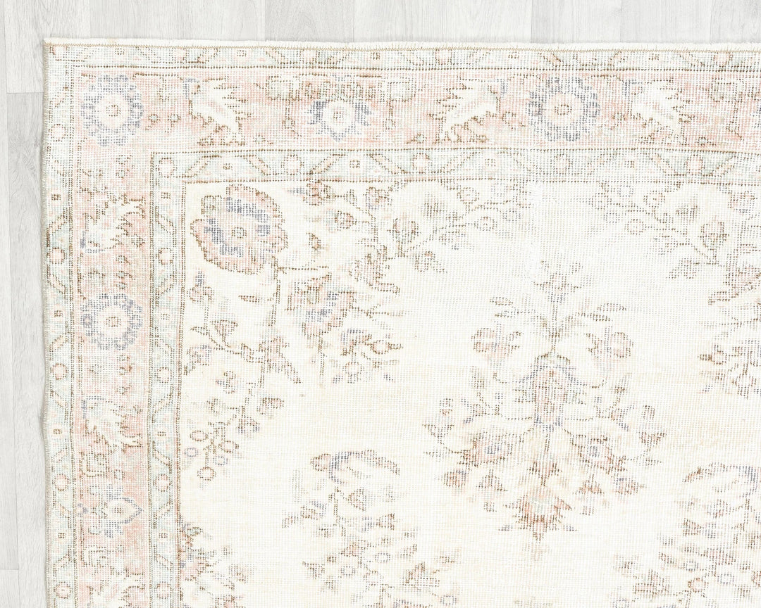 Beige Turkish Oushak Rug 4'10" x 7'8" Hand-Knotted | No. VR72171