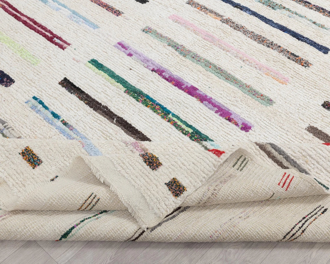 White Turkish Vintage Rug 7' 10" x 9' 10" Hand-Knotted | No. VR72312