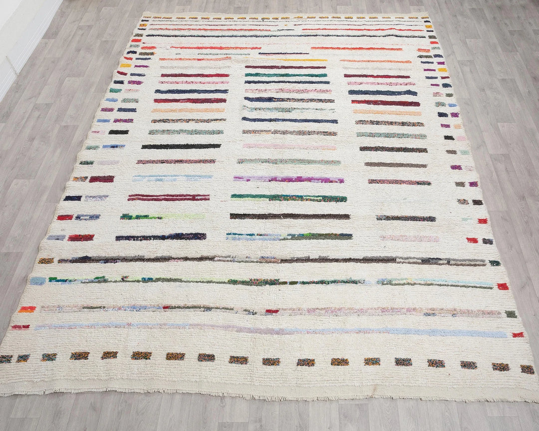 White Turkish Vintage Rug 7' 10" x 9' 10" Hand-Knotted | No. VR72312