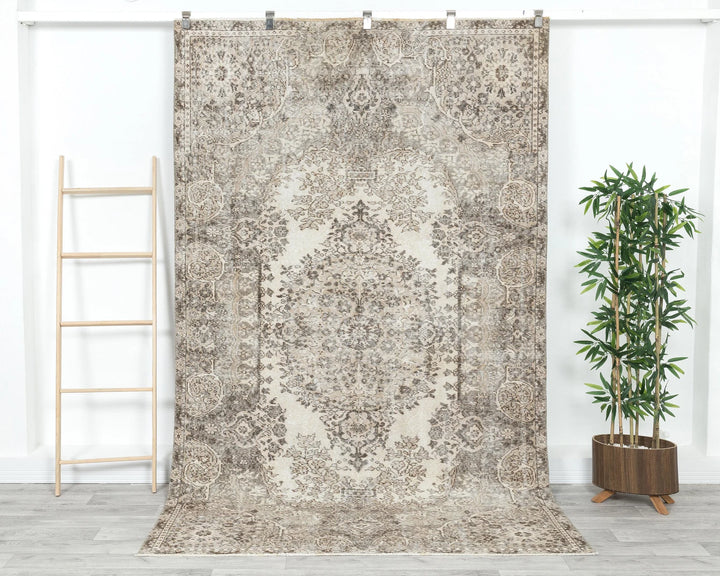Multicolor Turkish Oushak Rug 8'9" x 5'5" Hand-Knotted | No. VR72347