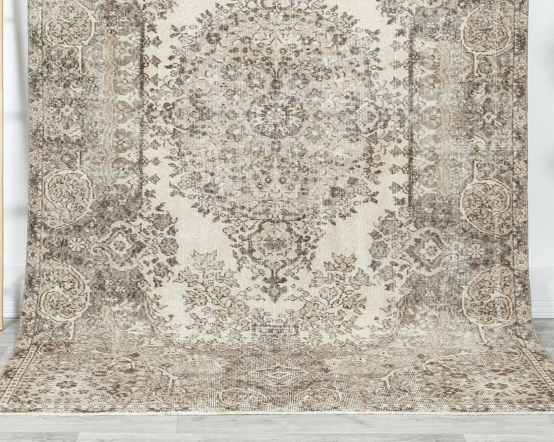 Multicolor Turkish Oushak Rug 8'9" x 5'5" Hand-Knotted | No. VR72347
