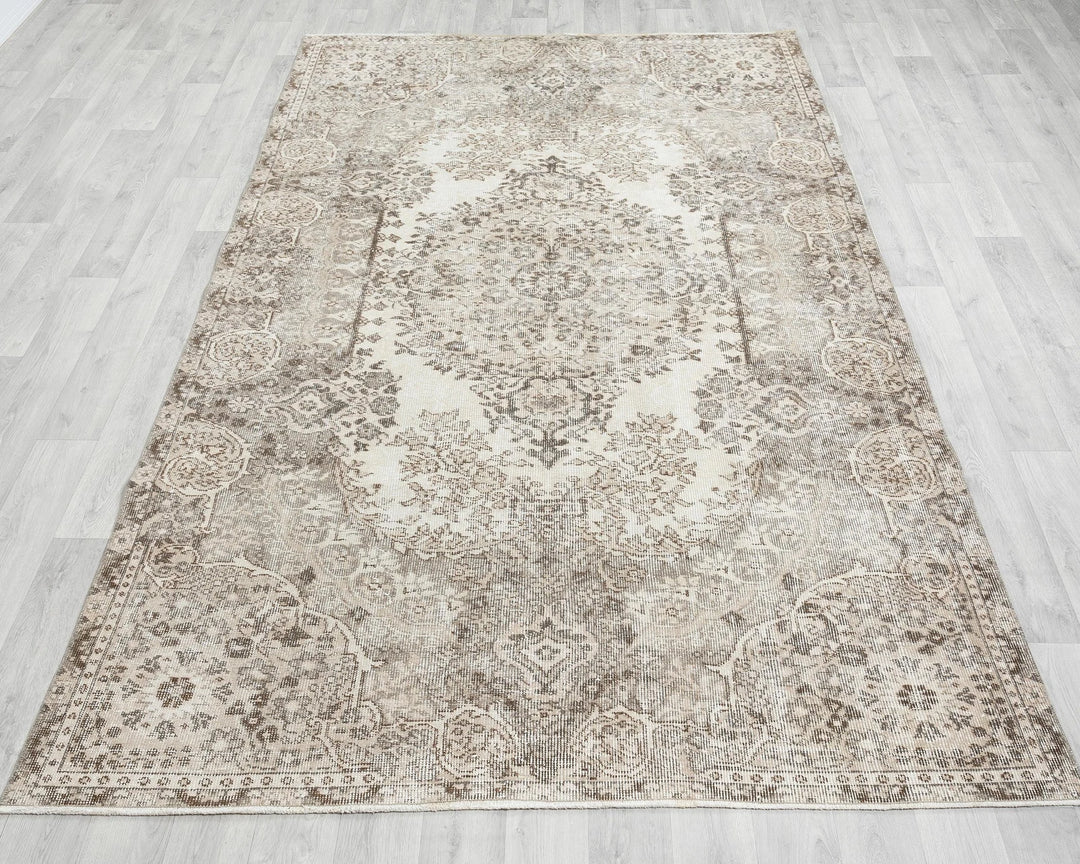 Multicolor Turkish Oushak Rug 8'9" x 5'5" Hand-Knotted | No. VR72347