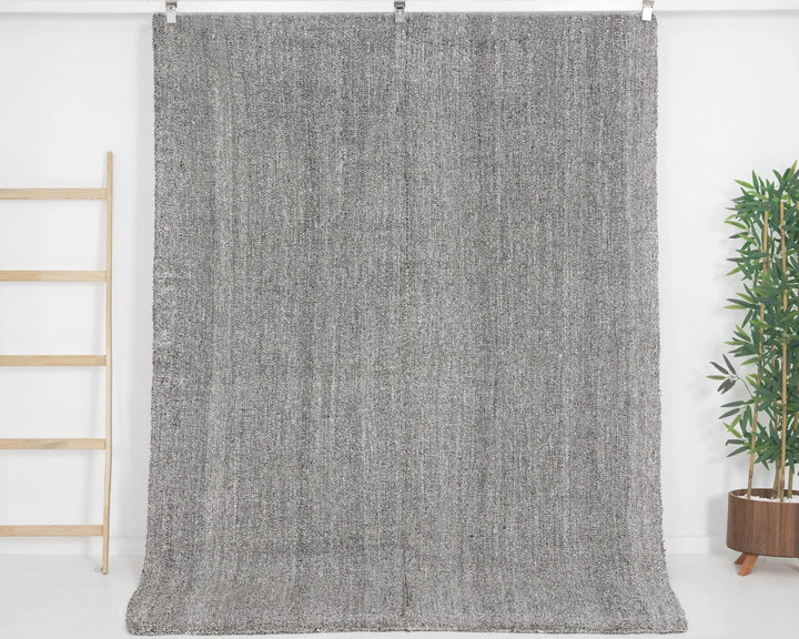 Gray Kilim Rug 6' 1" x 7' 10" | No. VR72815
