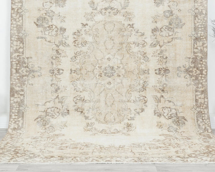 Multicolor Turkish Oushak Rug 6'5" x 9'9" Hand-Knotted detail