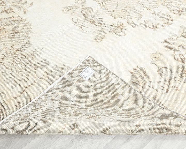 Multicolor Turkish Oushak Rug 6'5" x 9'9" Hand-Knotted texture