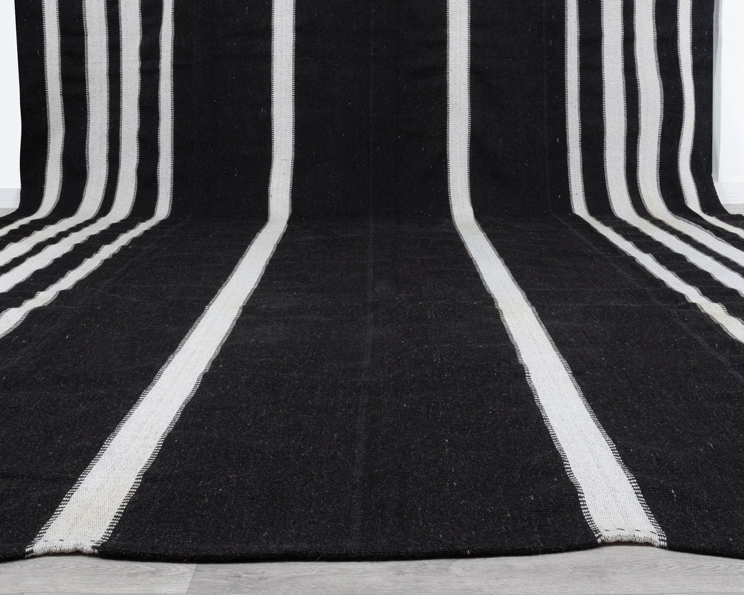 Brown Kilim Rug 12' 10" x 15' 9" | No. VR73692