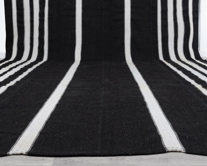 Brown Kilim Rug 12' 10" x 15' 9" | No. VR73692