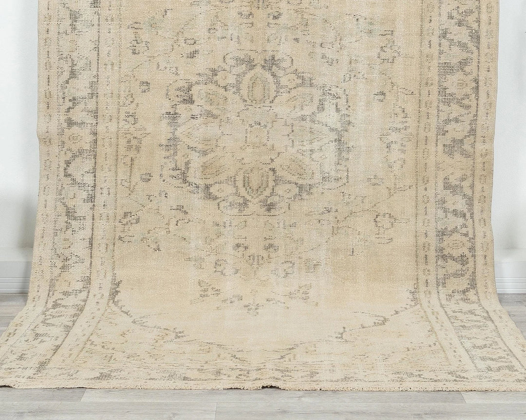 Beige Turkish Oushak Rug 5'5" x 9'4" Hand-Knotted | No. VR73733