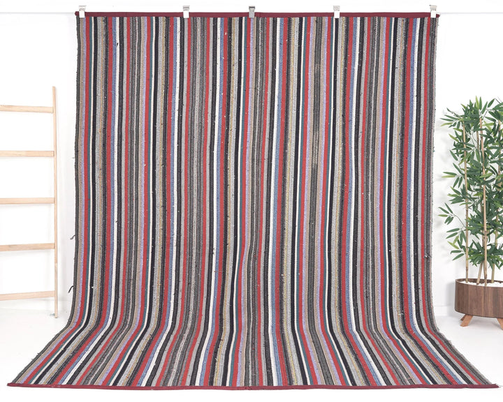 Kilim Rug 7' 2" x 9' 2" | No. VR73879