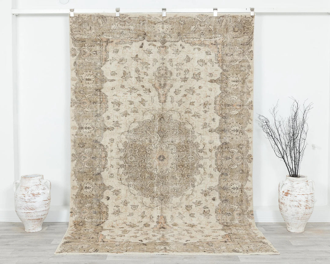 Beige Oushak Rug 5' 11" x 9' | No. VR74371