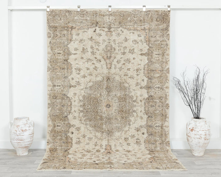 Beige Oushak Rug 5' 11" x 9' | No. VR74371