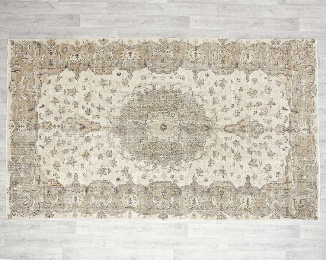Beige Oushak Rug 5' 11" x 9' | No. VR74371