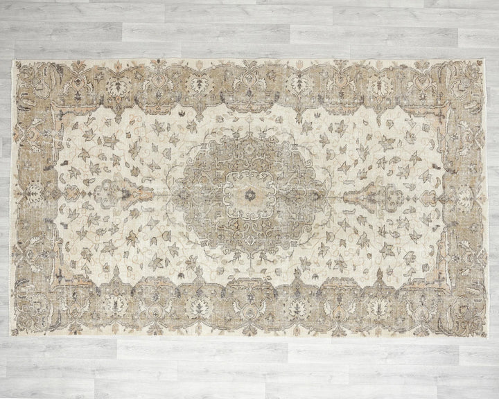 Beige Oushak Rug 5' 11" x 9' | No. VR74371