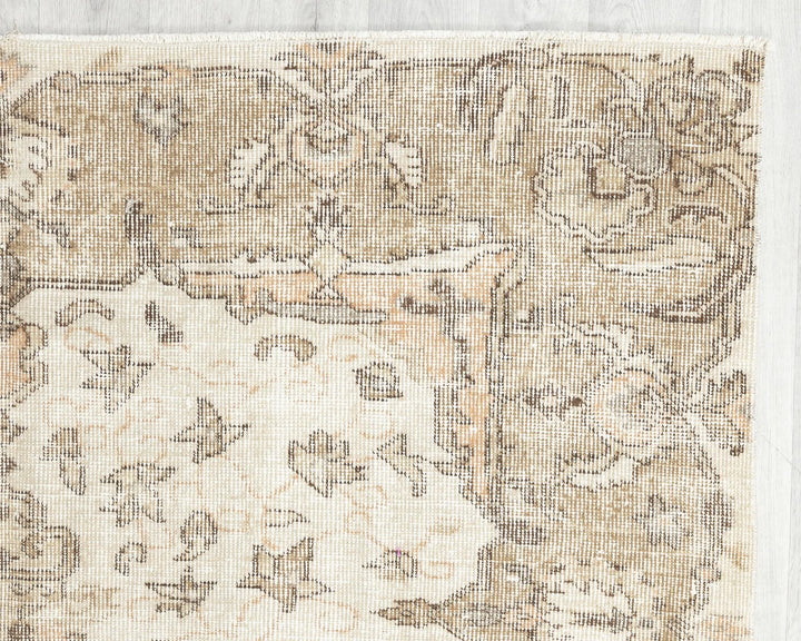 Beige Oushak Rug 5' 11" x 9' | No. VR74371