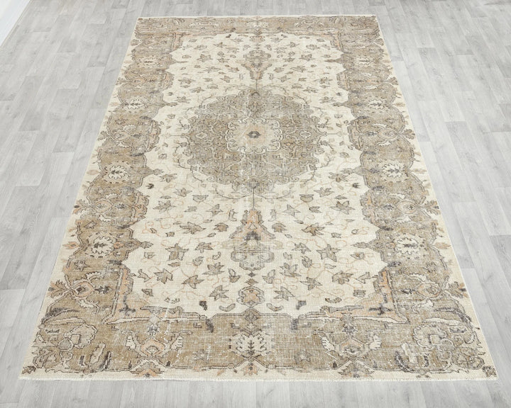 Beige Oushak Rug 5' 11" x 9' | No. VR74371