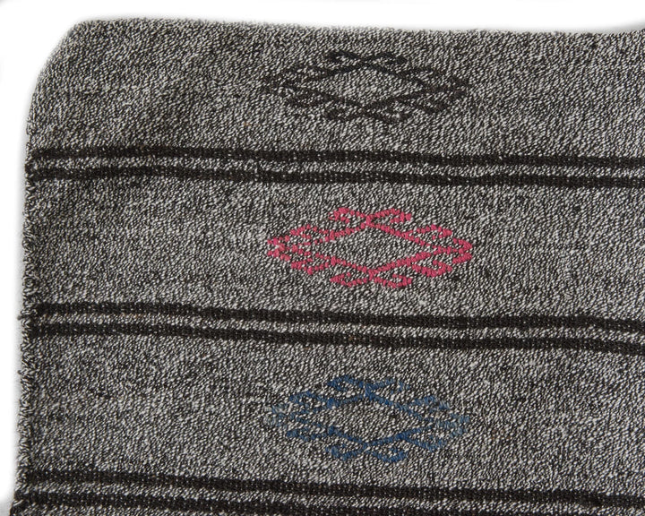Gray Kilim Rug 6' 3" x 7' 9" | No. VR74532