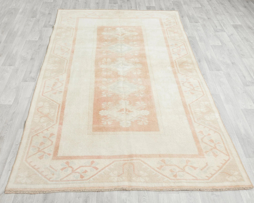 Beige Turkish Oushak Rug 5' x 8' 5" Hand-Knotted | No. VR74710