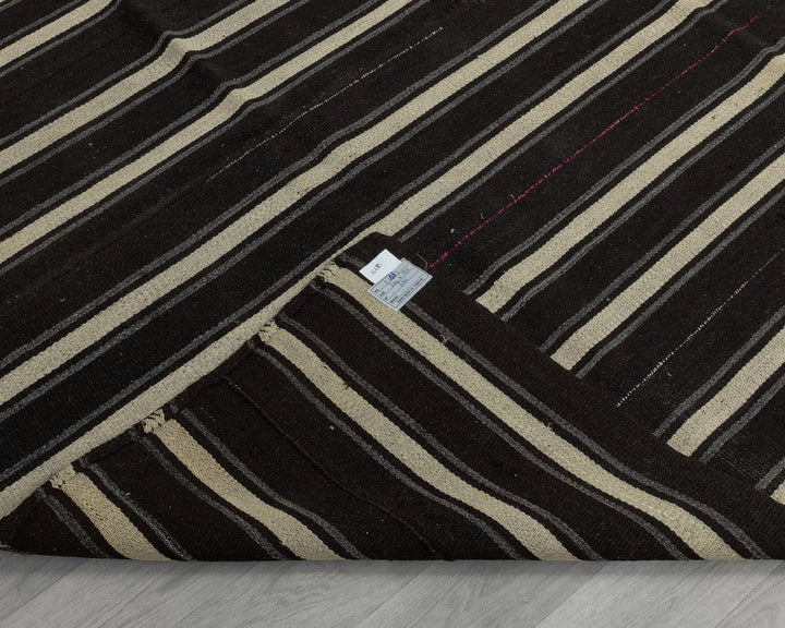 Brown Turkish Kilim Rug 6' 2" x 8' 6" Flat-Weave texture