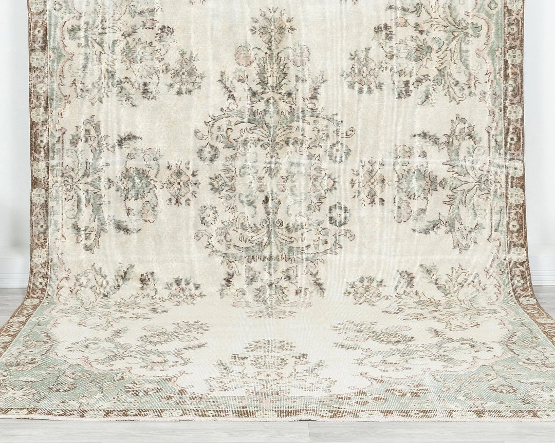 Neutral Oushak Rug 6' 5" x 10' 8" | No. VR74912