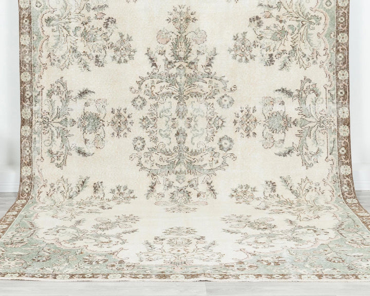 Neutral Oushak Rug 6' 5" x 10' 8" | No. VR74912