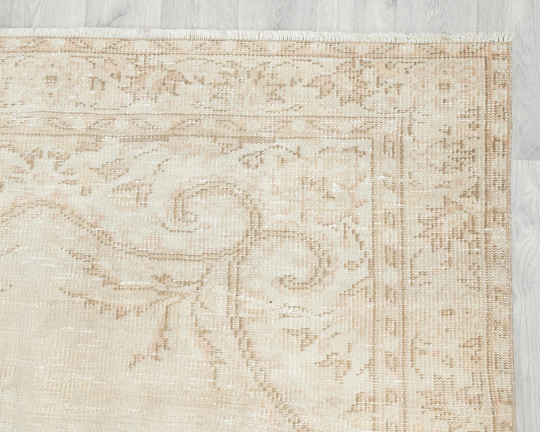 Multicolor Turkish Oushak Rug 4'10" x 8'1" Hand-Knotted pattern