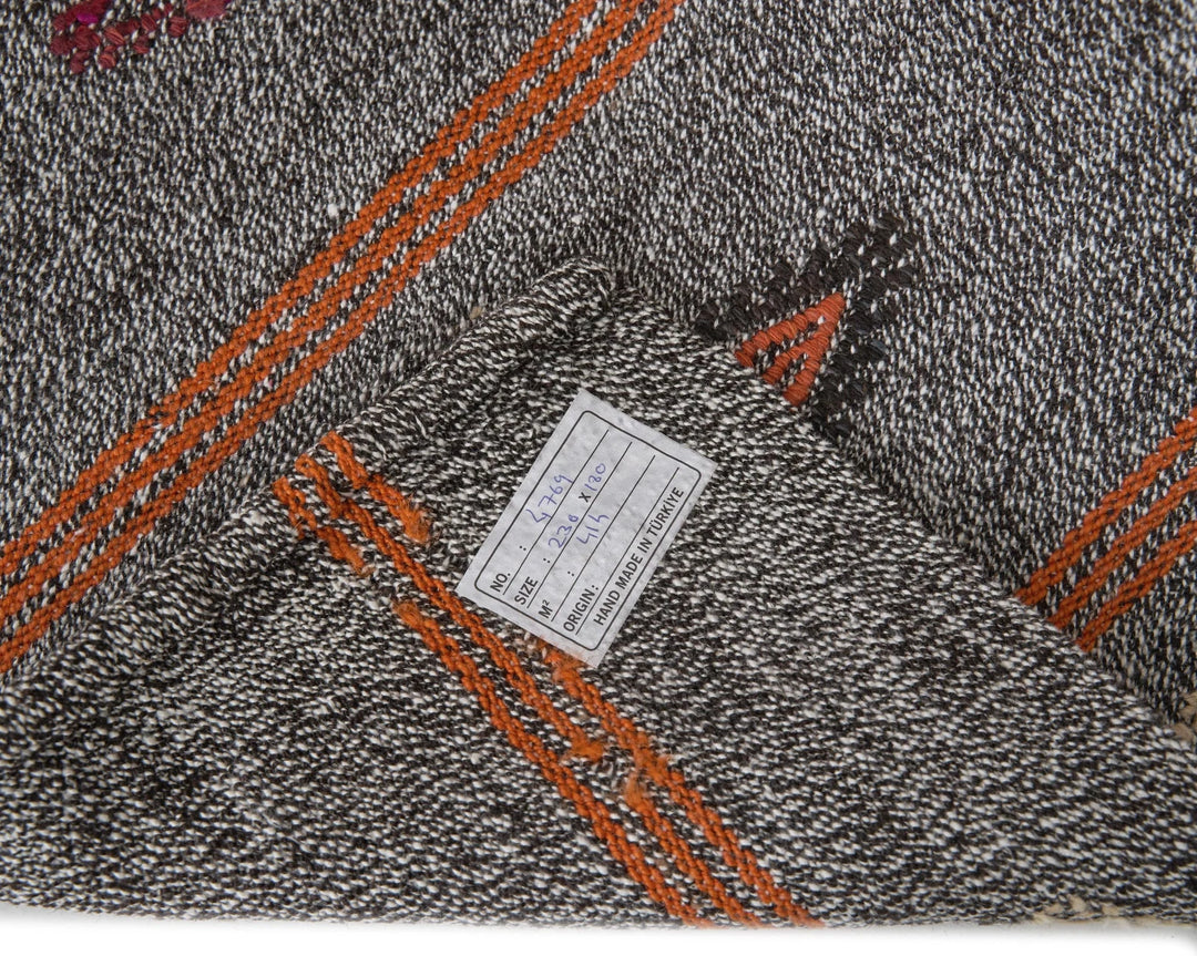 Gray Kilim Rug 5' 7" x 9' 2" | No. VR75236