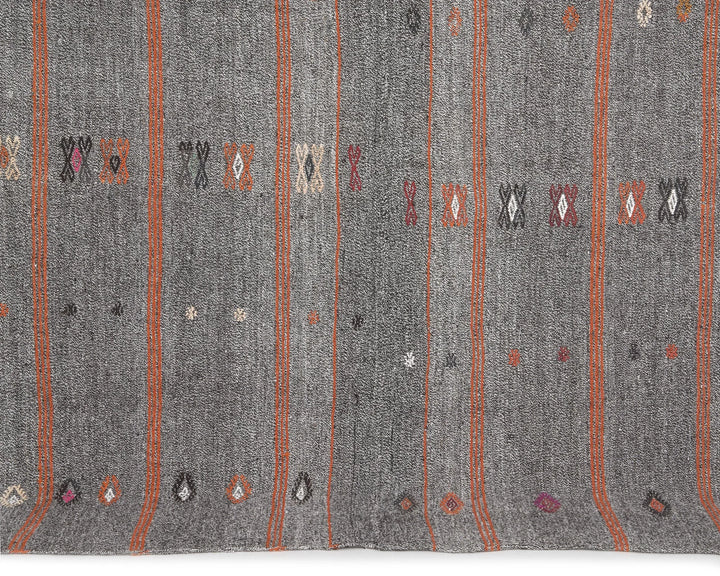 Gray Kilim Rug 5' 7" x 9' 2" | No. VR75236