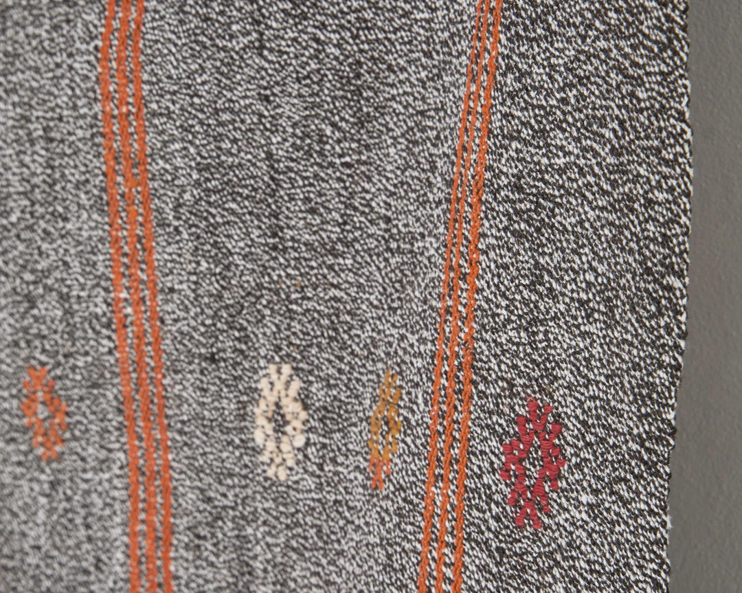 Gray Kilim Rug 5' 7" x 9' 2" | No. VR75236