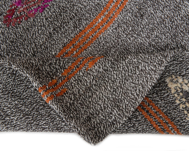Gray Kilim Rug 5' 7" x 9' 2" | No. VR75236