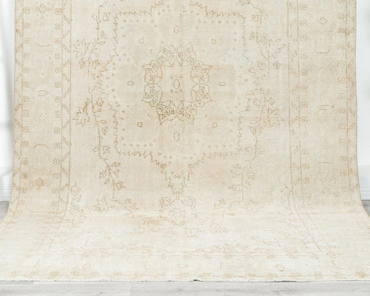 Beige Turkish Oushak Rug 5' 4" x 9' 7" Hand-Knotted | No. VR75254